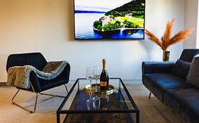 The Skyline Suite - *Private Balcony* *Views*
